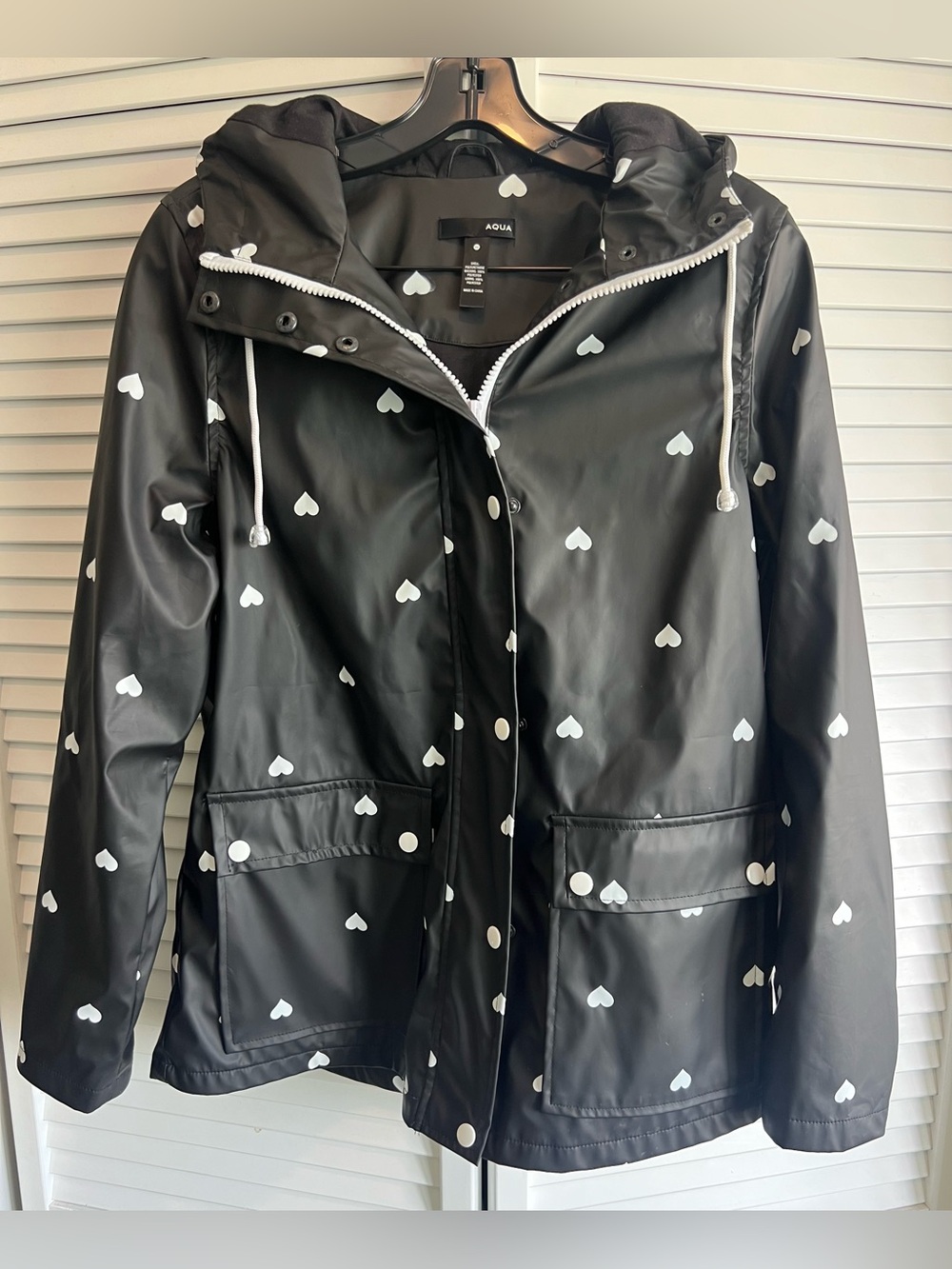 Aqua Women's Rain Coat size Medium - Black Hearts
Pattern